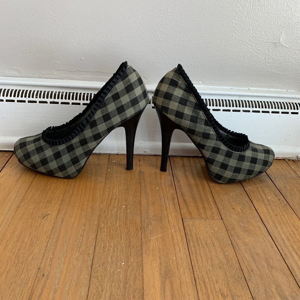 Bamboo brand plaid high heels